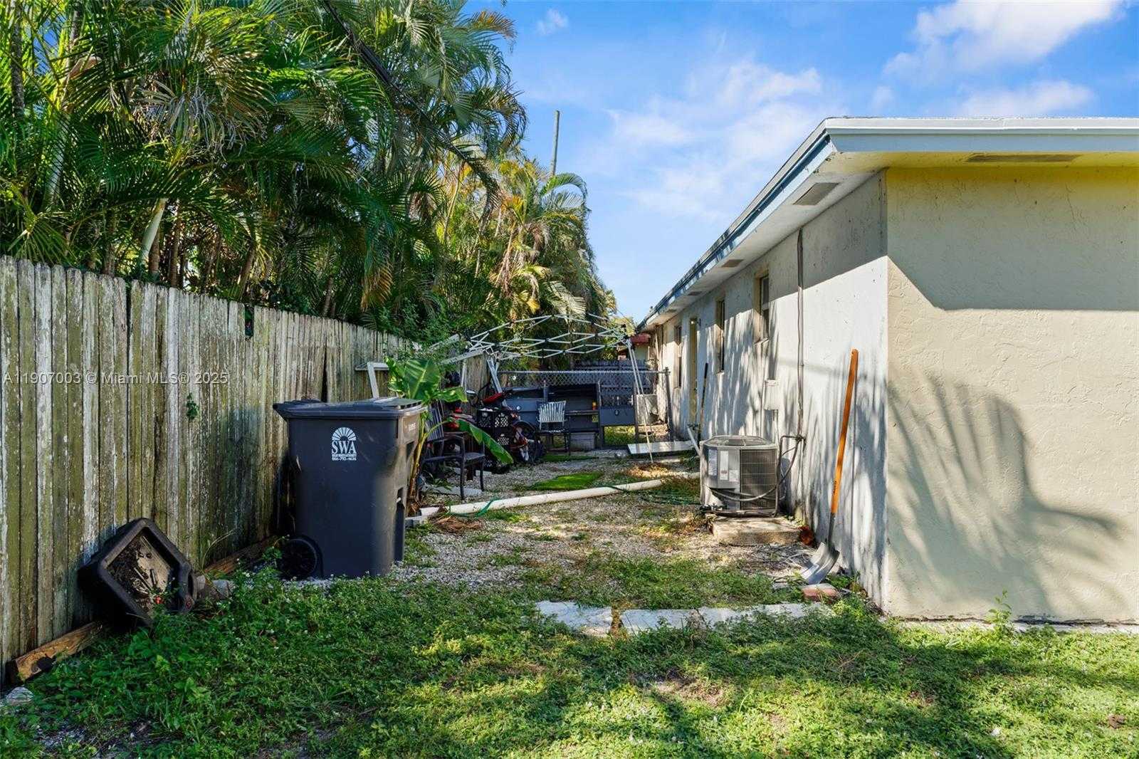 Small Image of 4610 HAIRLAND DR #3, West Palm Beach Number 15