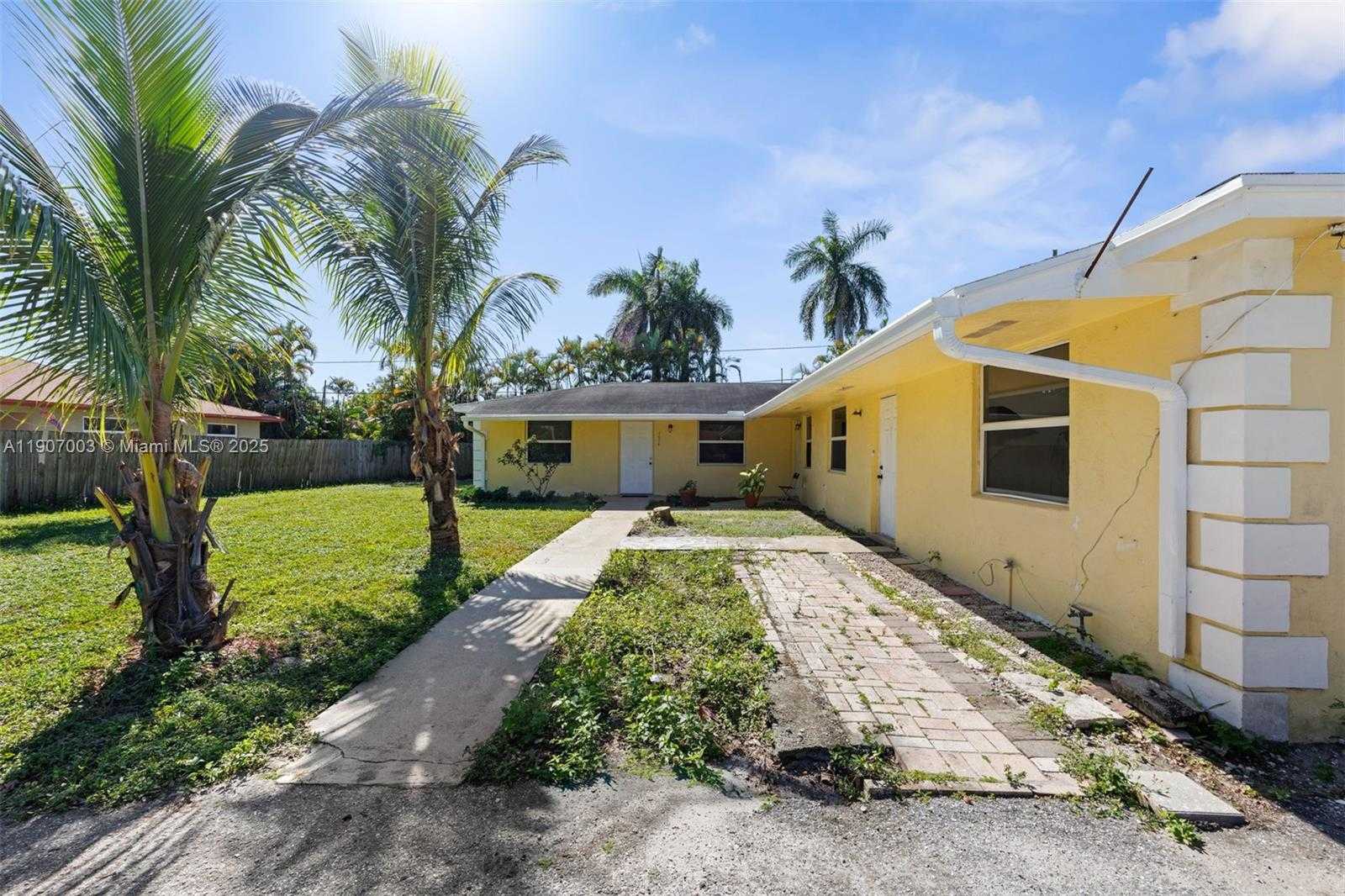 Small Image of 4610 HAIRLAND DR #3, West Palm Beach Number 16
