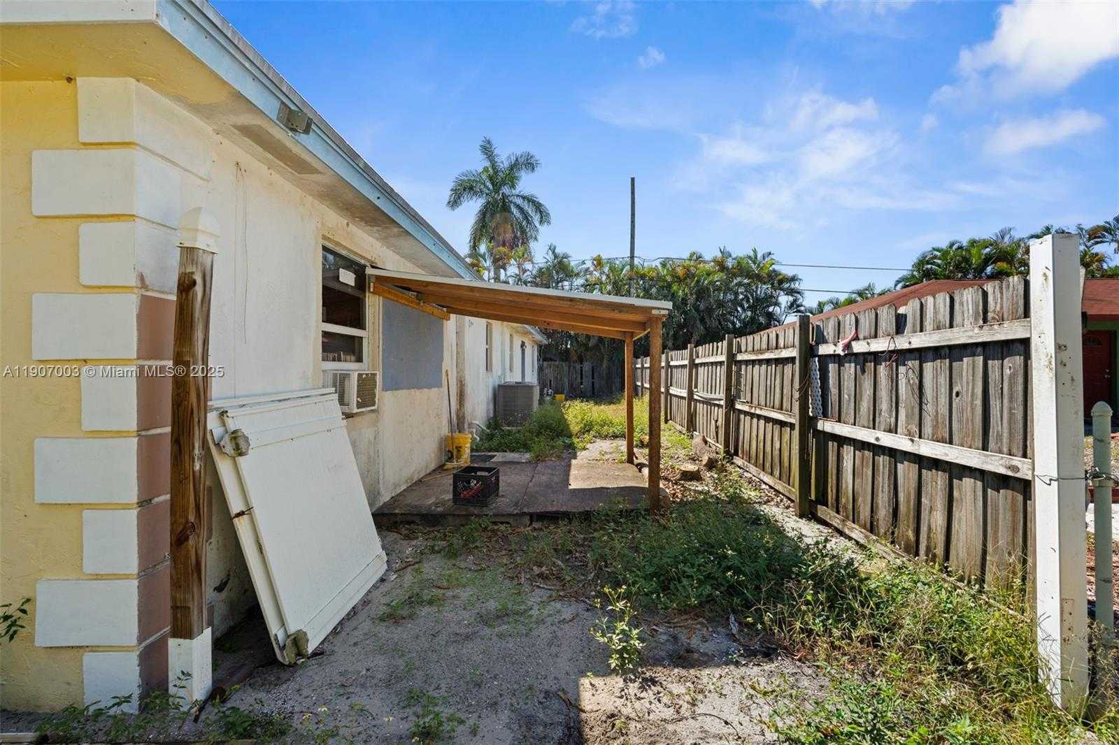 Small Image of 4610 HAIRLAND DR #3, West Palm Beach Number 17