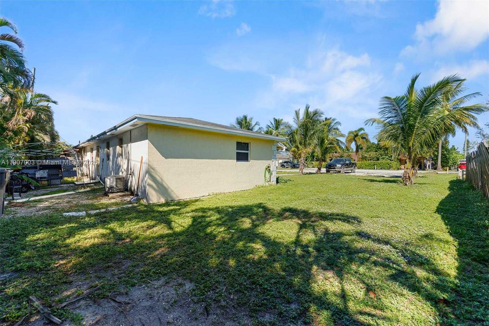 Small Image of 4610 HAIRLAND DR #3, West Palm Beach Number 22