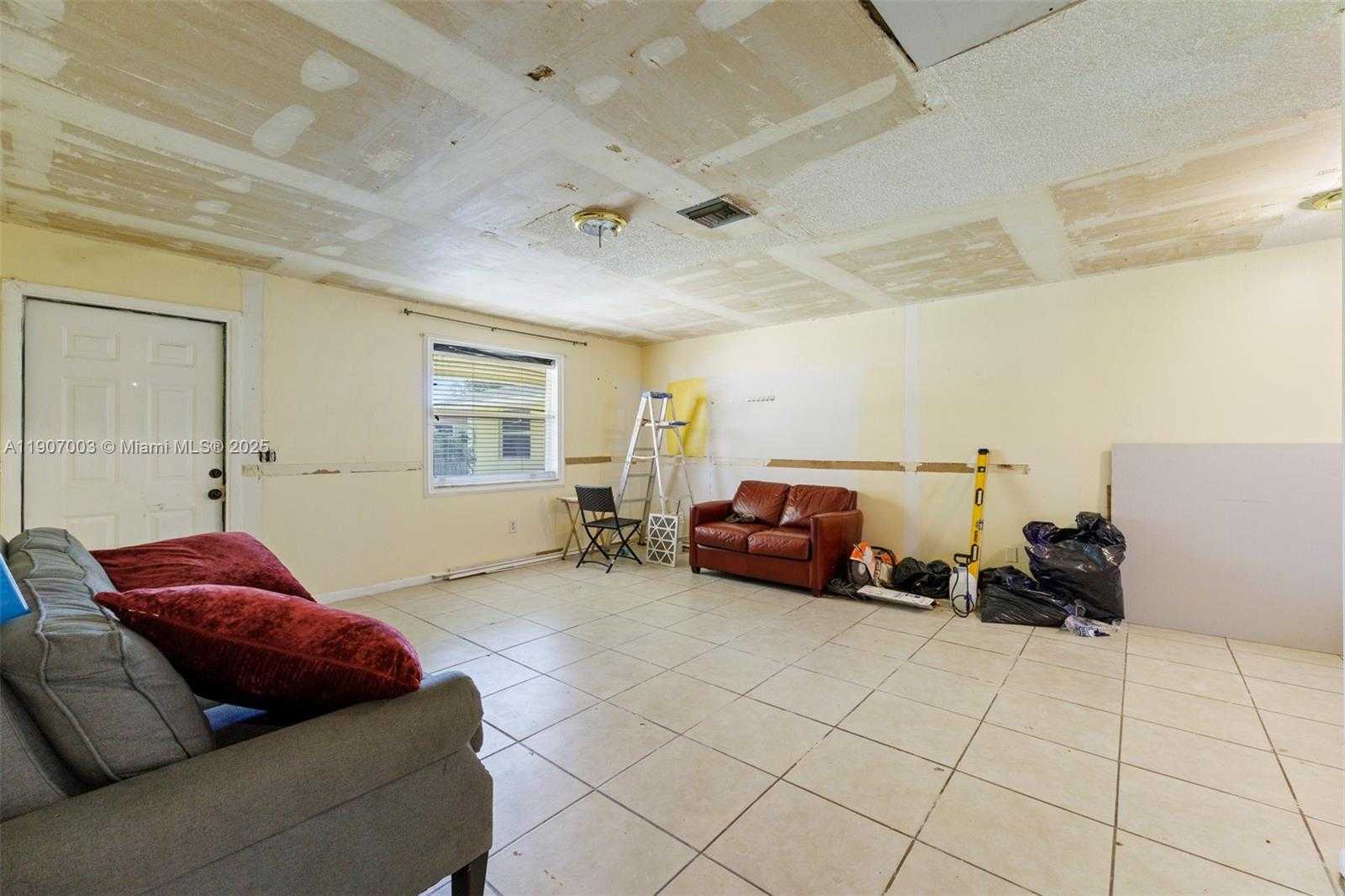 Small Image of 4610 HAIRLAND DR #3, West Palm Beach Number 9