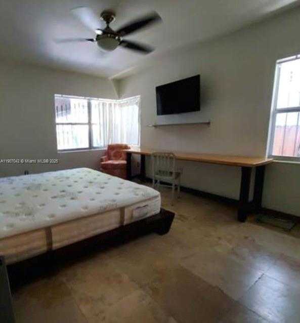 Small Image of 6918 NORTH EAST 5TH AVE, Miami Number 4