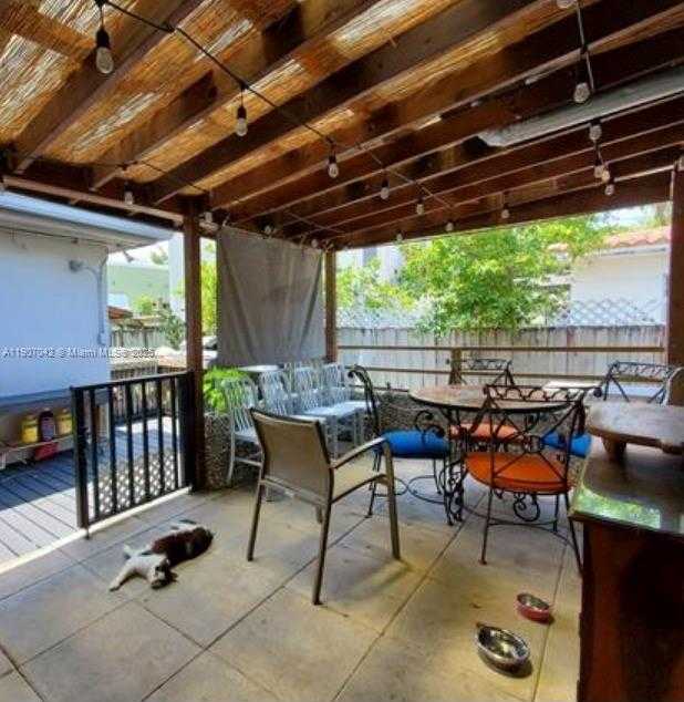 Small Image of 6918 NORTH EAST 5TH AVE, Miami Number 9