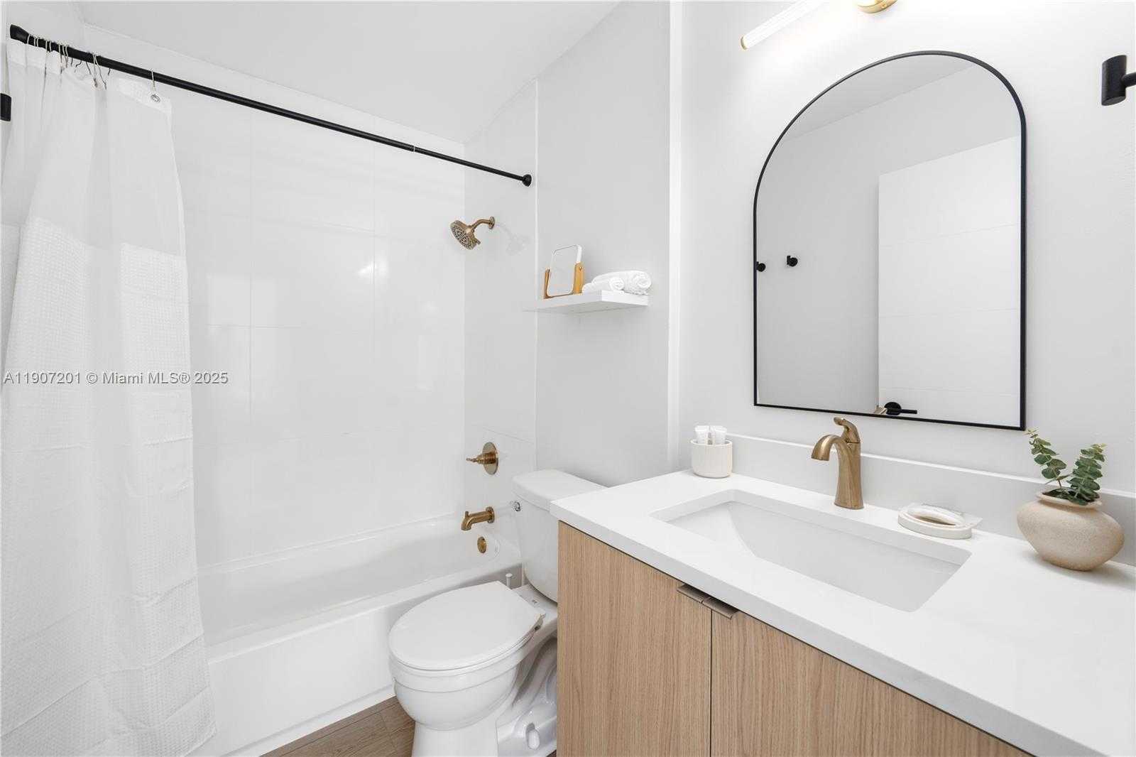 Small Image of 401 NORTH 6TH AVE N, Lake Worth Number 10