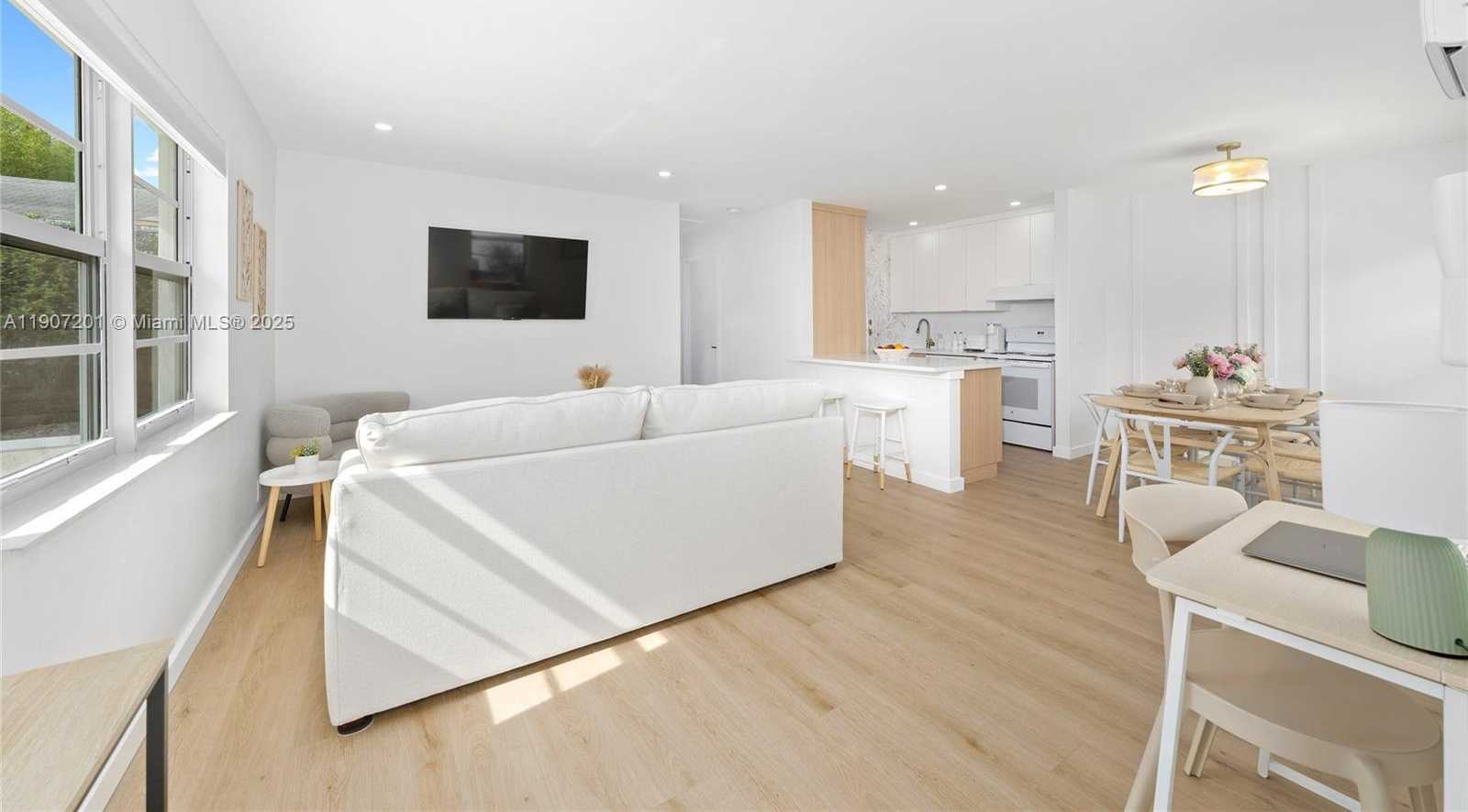 Small Image of 401 NORTH 6TH AVE N, Lake Worth Number 14