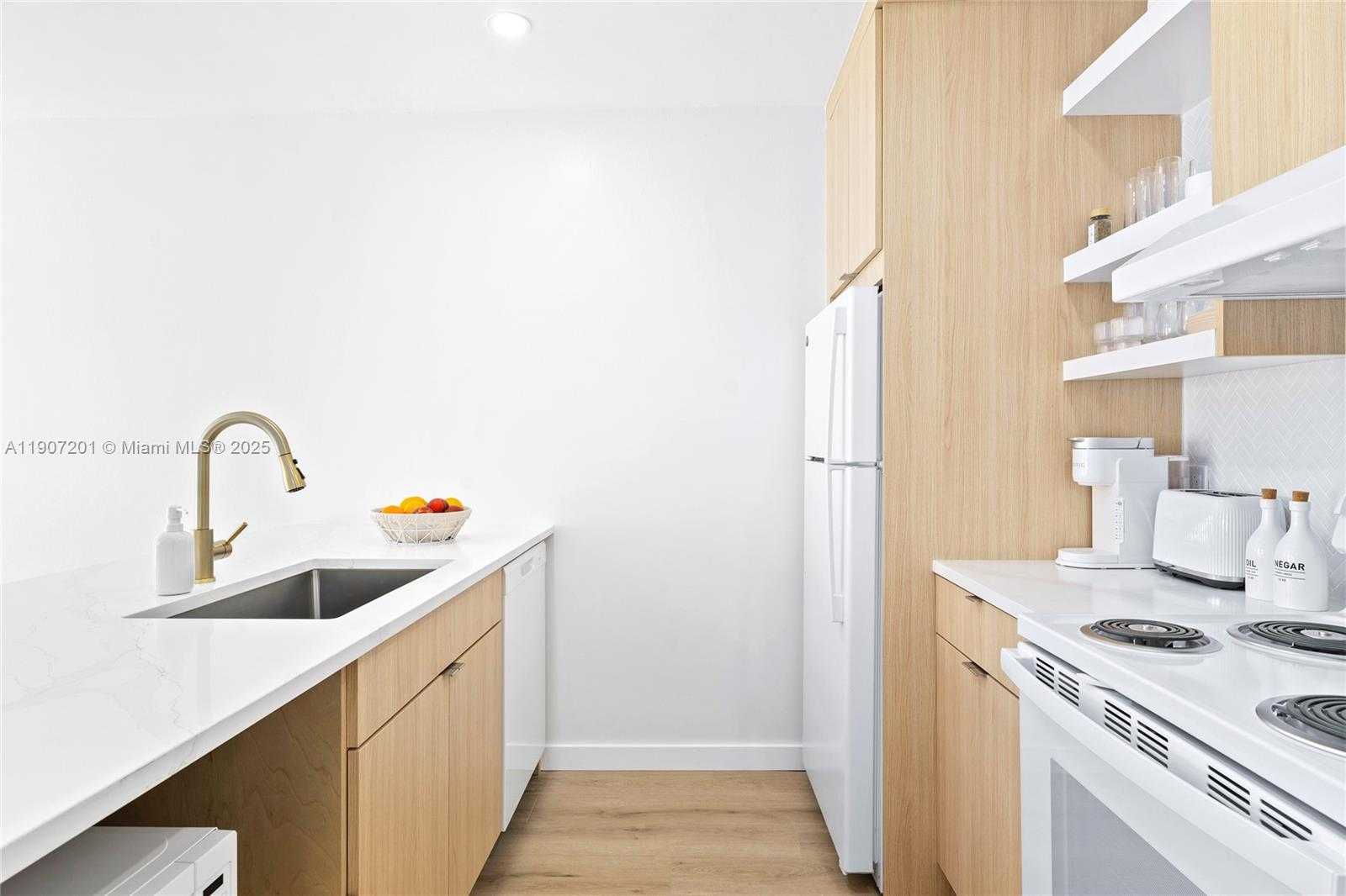 Small Image of 401 NORTH 6TH AVE N, Lake Worth Number 16