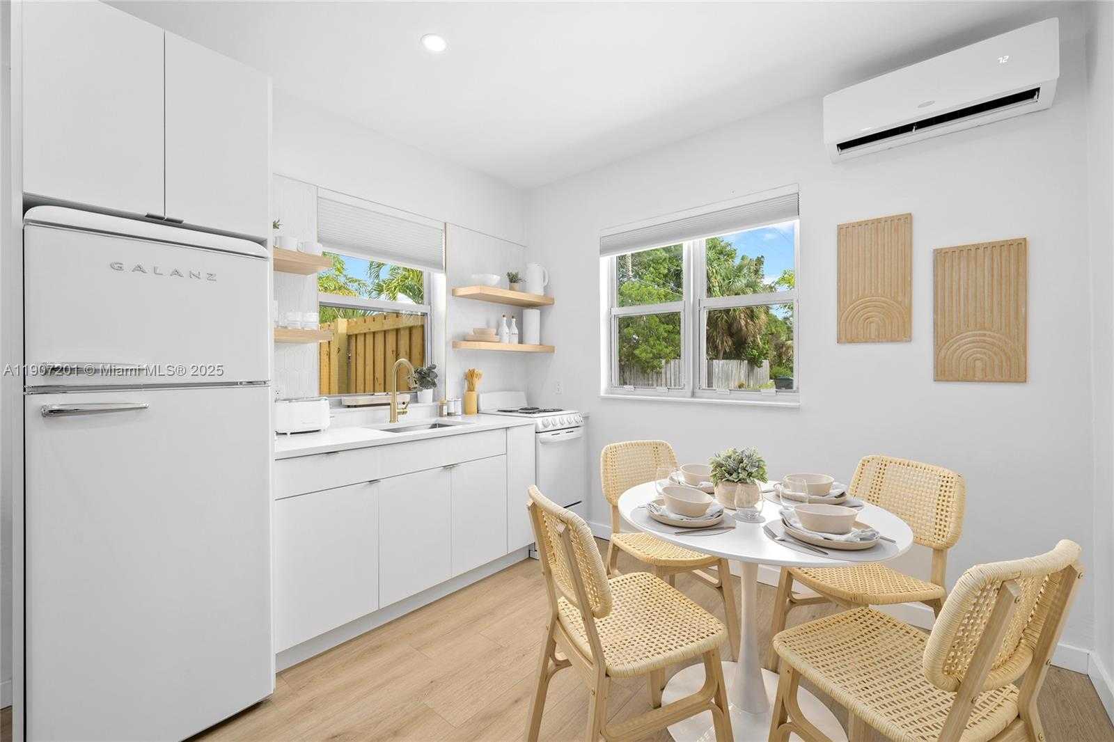 Small Image of 401 NORTH 6TH AVE N, Lake Worth Number 21