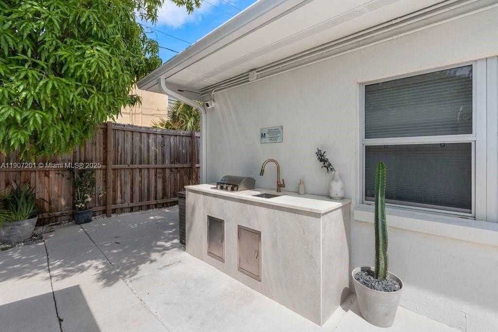 Small Image of 401 NORTH 6TH AVE N, Lake Worth Number 8