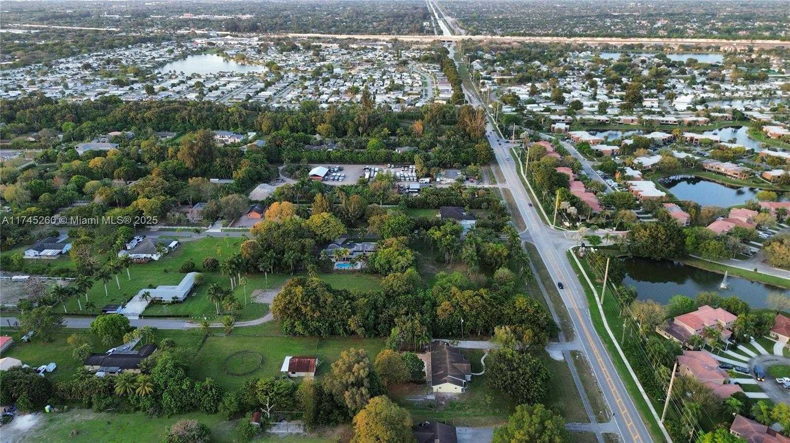 Small Image of 1615 HIATUS RD, Davie Number 9