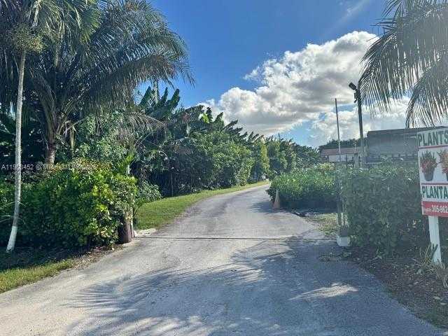Small Image of 14041 SOUTH WEST 197 AVE MIAMI FL 33196, Miami Number 1