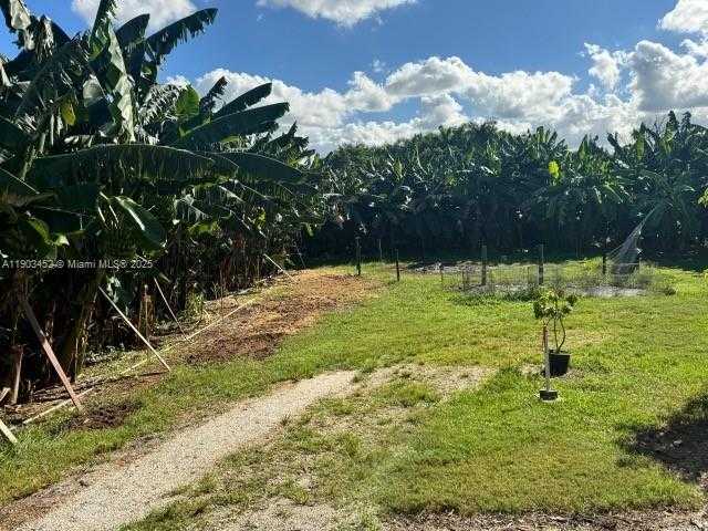 Small Image of 14041 SOUTH WEST 197 AVE MIAMI FL 33196, Miami Number 14