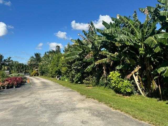 Small Image of 14041 SOUTH WEST 197 AVE MIAMI FL 33196, Miami Number 18