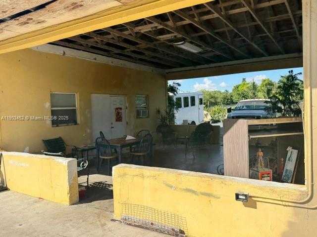 Small Image of 14041 SOUTH WEST 197 AVE MIAMI FL 33196, Miami Number 3