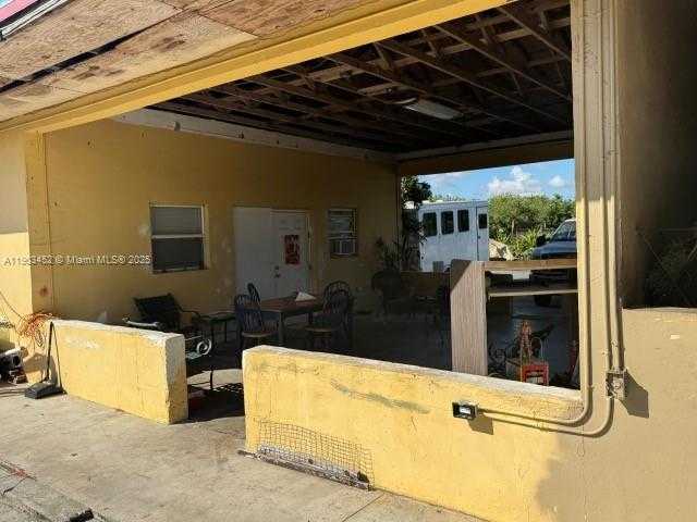 Small Image of 14041 SOUTH WEST 197 AVE MIAMI FL 33196, Miami Number 4