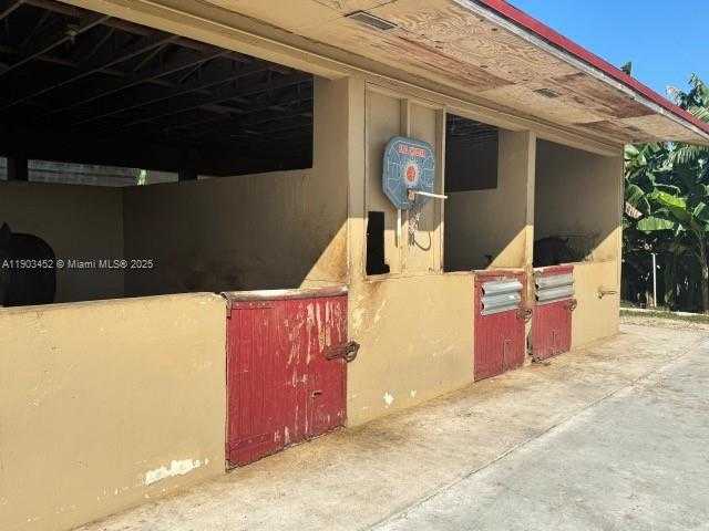 Small Image of 14041 SOUTH WEST 197 AVE MIAMI FL 33196, Miami Number 5