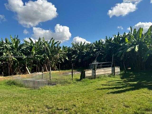 Small Image of 14041 SOUTH WEST 197 AVE MIAMI FL 33196, Miami Number 7