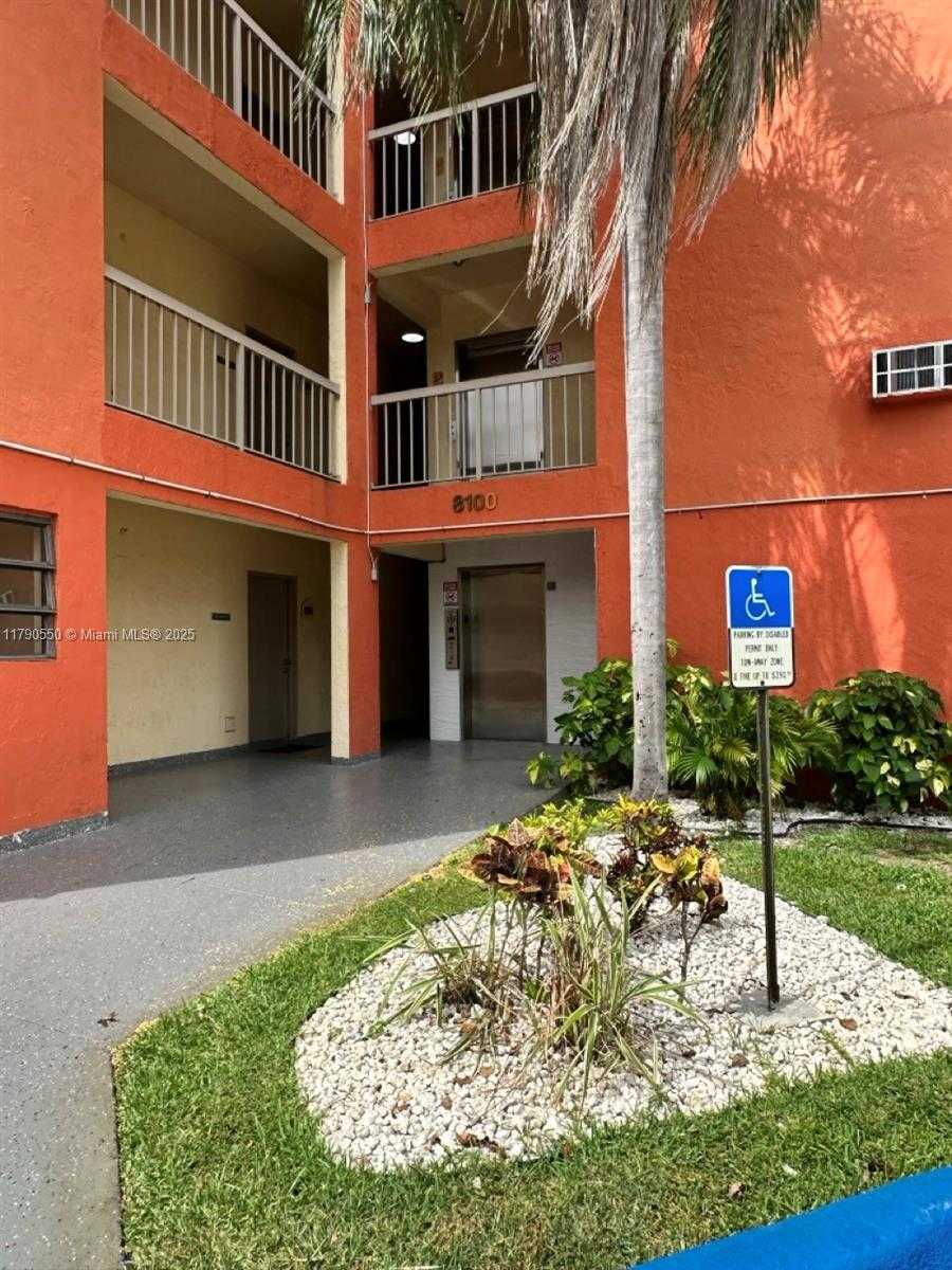Small Image of 8100 GENEVA CT #542, Doral Number 2