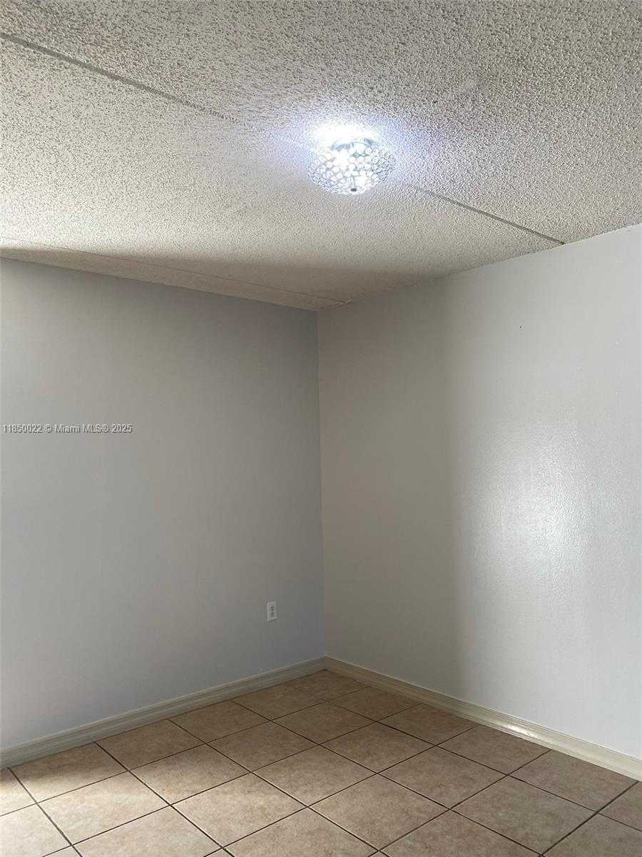 Small Image of 6195 NORTH WEST 186TH ST #309, Hialeah Number 4