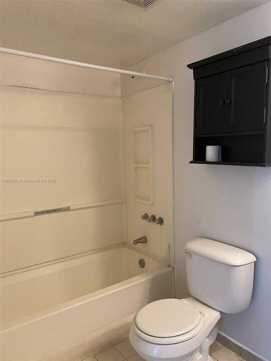 Small Image of 6195 NORTH WEST 186TH ST #309, Hialeah Number 9