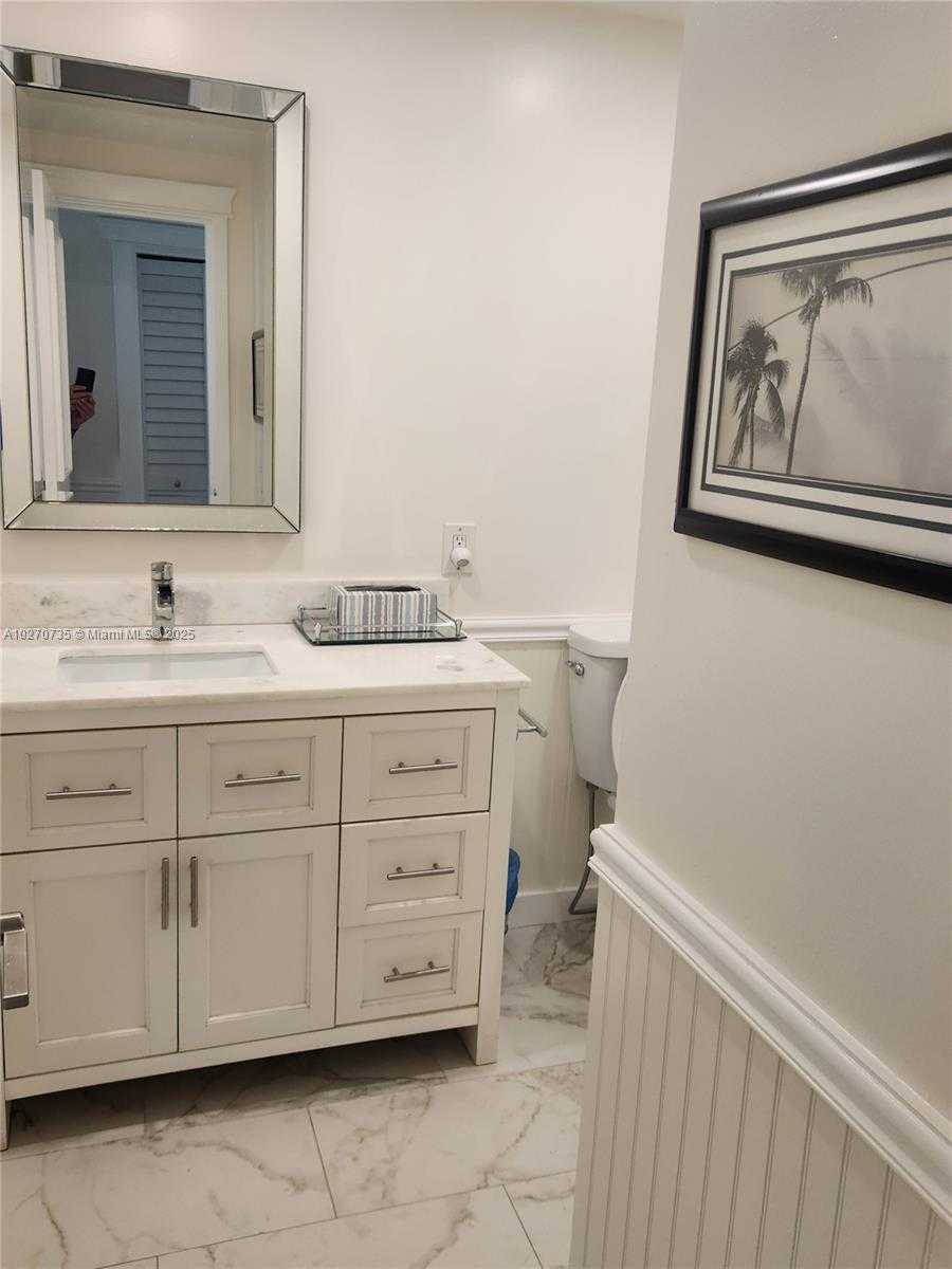 Small Image of 3505 SOUTH OCEAN DR #607, Hollywood Number 9