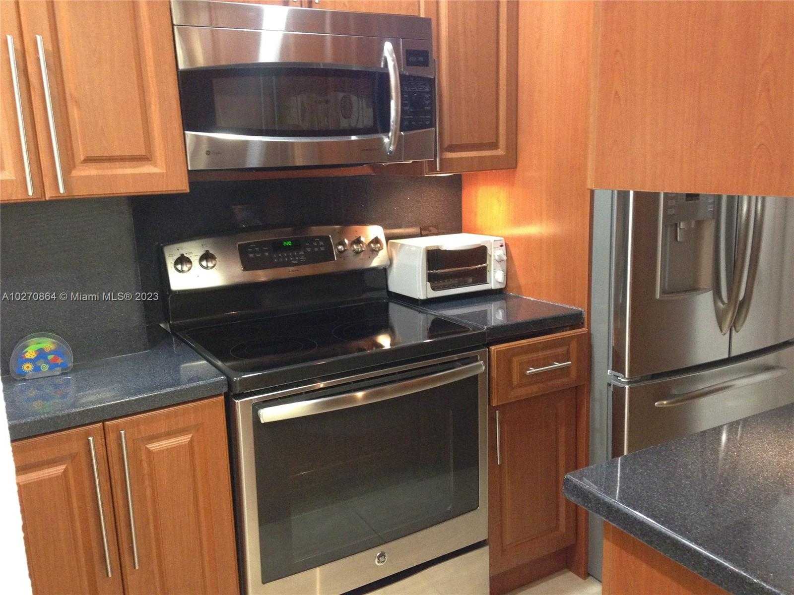 Small Image of 3505 SOUTH OCEAN DR #104, Hollywood Number 2