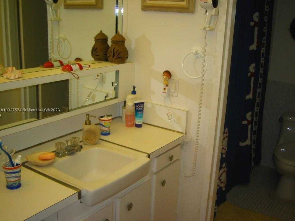 Small Image of 3505 SOUTH OCEAN DR #921, Hollywood Number 8