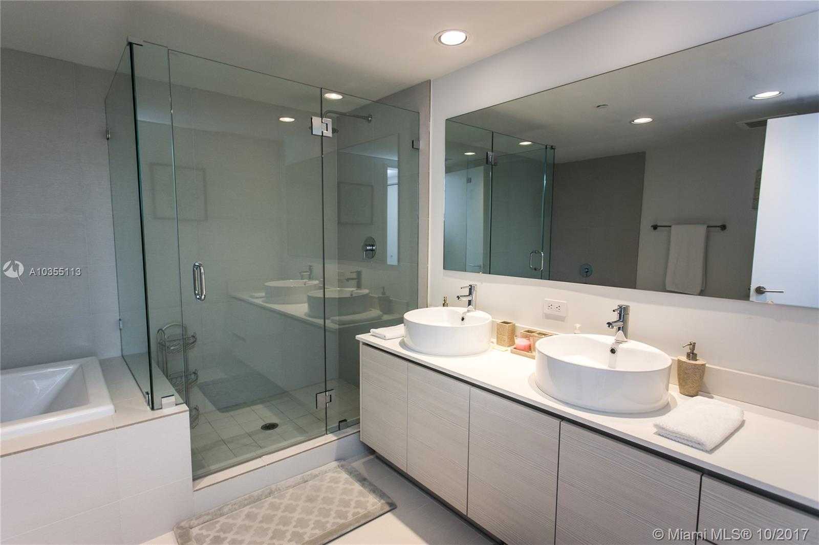 Small Image of 2600 E Hallandale Beach Blvd, Hallandale Beach, FL 33009, USA Number 19