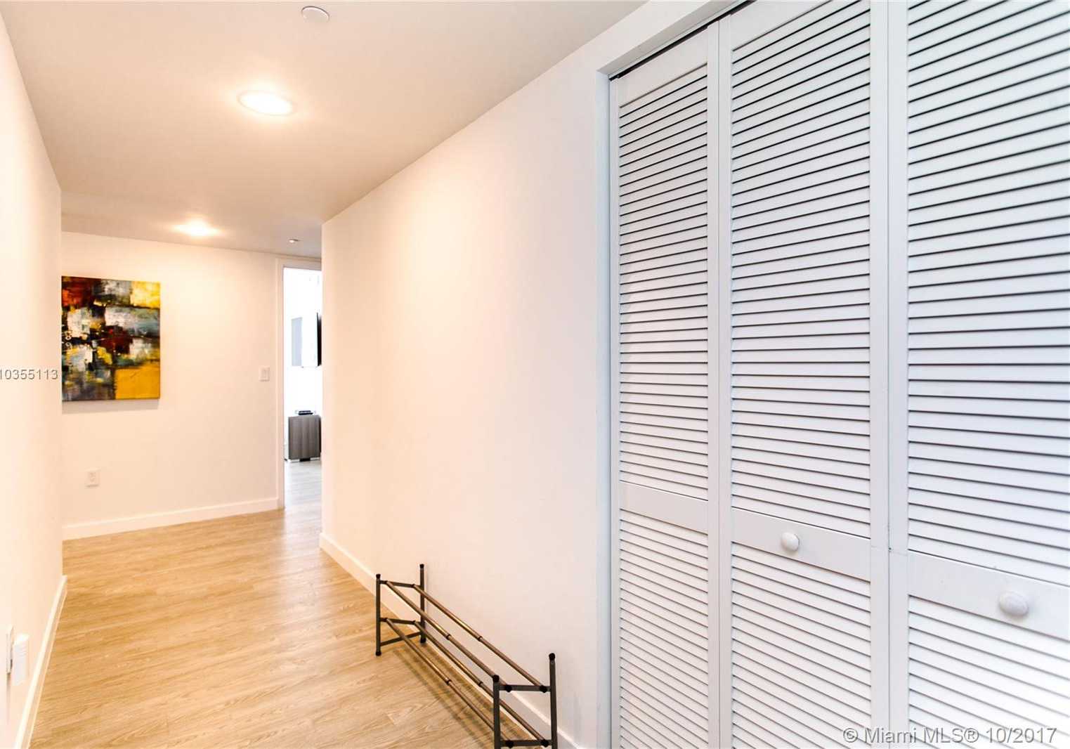 Small Image of 2600 E Hallandale Beach Blvd, Hallandale Beach, FL 33009, USA Number 2
