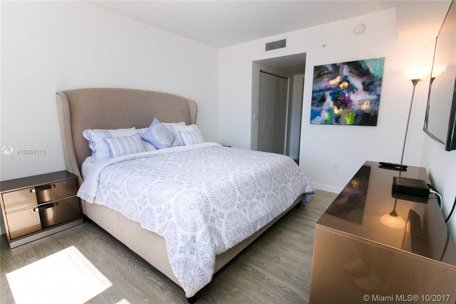 Small Image of 2600 E Hallandale Beach Blvd, Hallandale Beach, FL 33009, USA Number 23