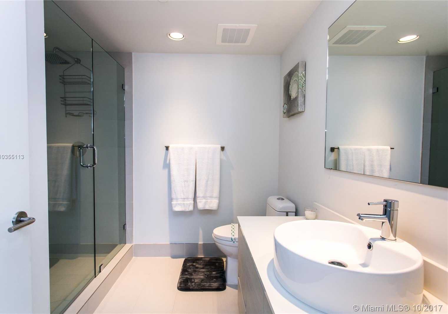 Small Image of 2600 E Hallandale Beach Blvd, Hallandale Beach, FL 33009, USA Number 25
