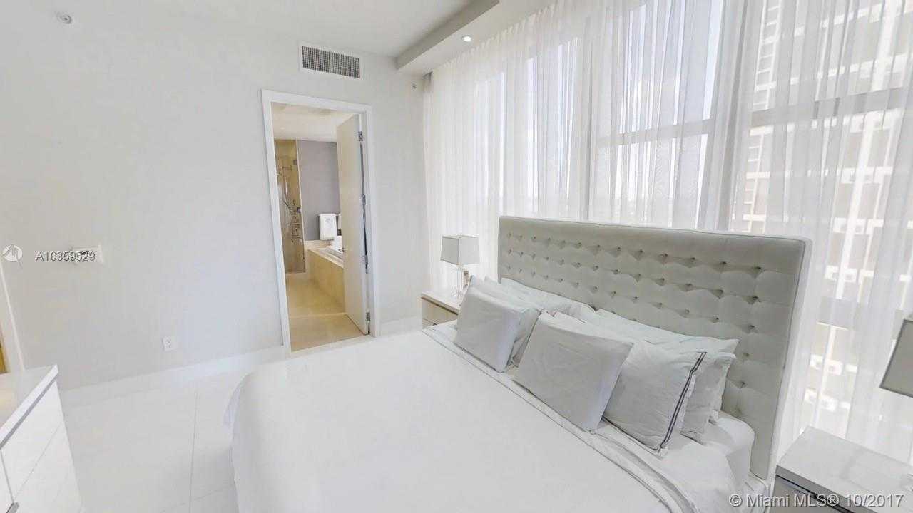 Small Image of 9701 Collins Ave, Bal Harbour, FL 33154, USA Number 6