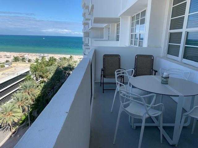 Small Image of 100 Lincoln Rd, Miami Beach, FL 33139, USA Number 13