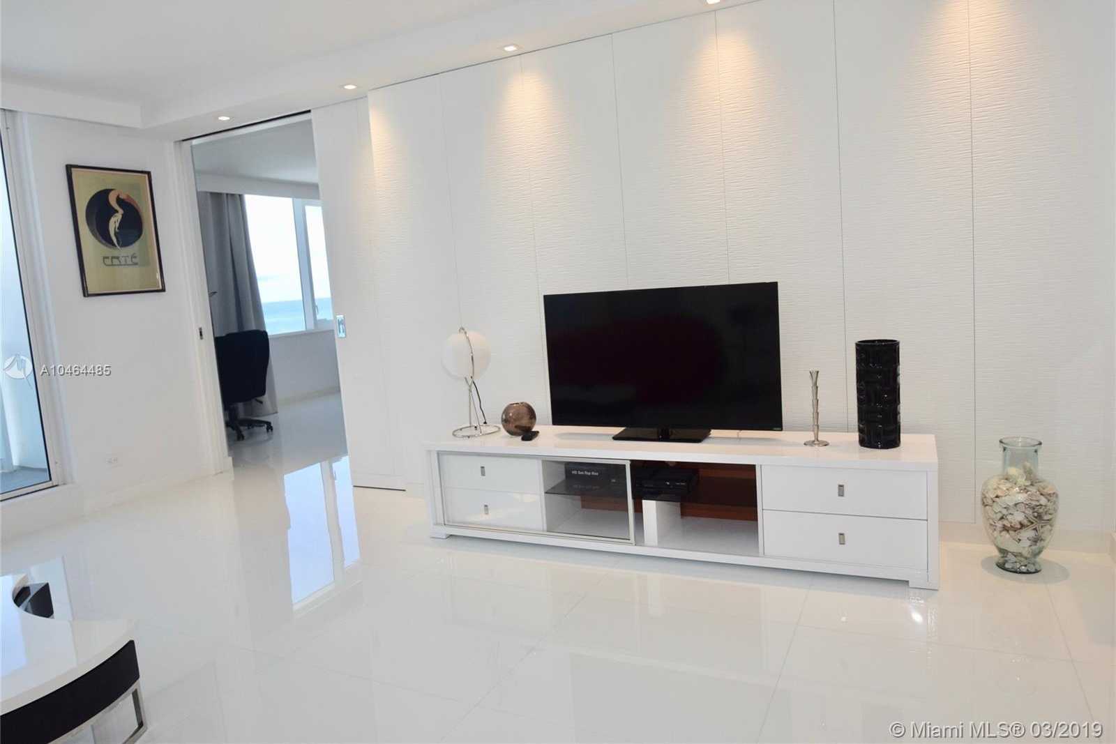 Small Image of 2301 Collins Ave, Miami Beach, FL 33139, USA Number 8