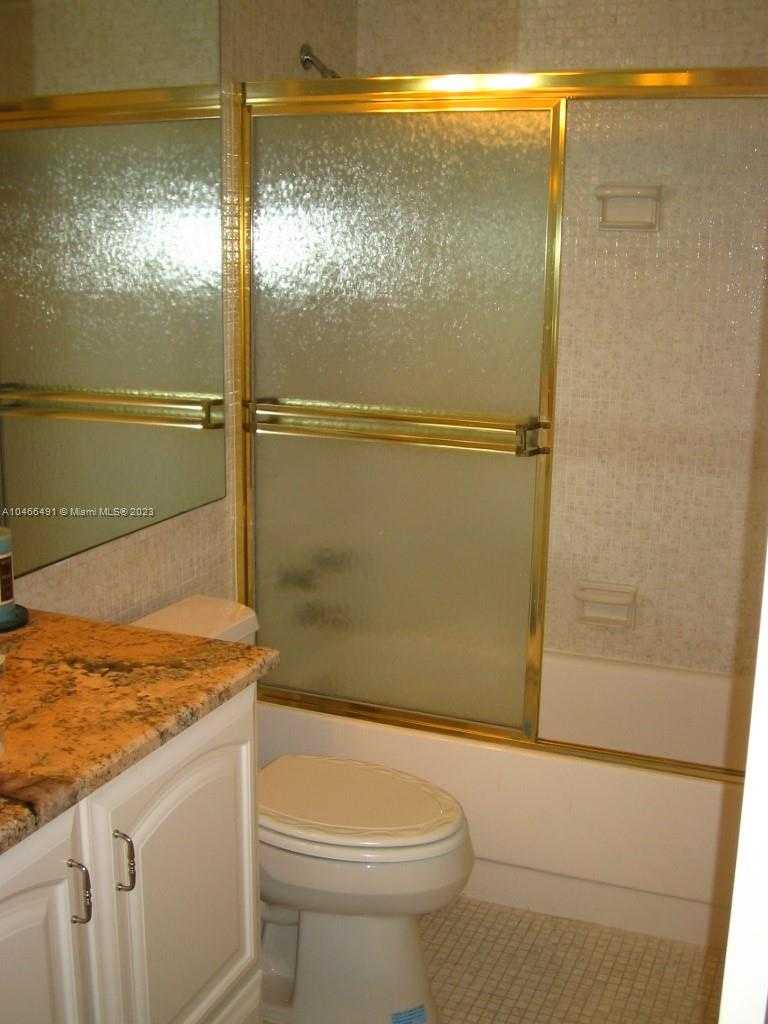 Small Image of 3505 SOUTH OCEAN DR #421, Hollywood Number 9