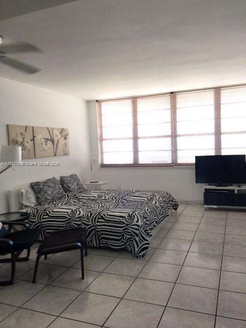 Small Image of 100 Lincoln Rd, Miami Beach, FL 33139, USA Number 2