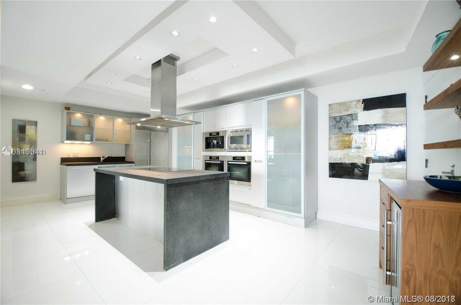 Small Image of 18201 Collins Ave, Sunny Isles Beach, FL 33160, USA Number 2