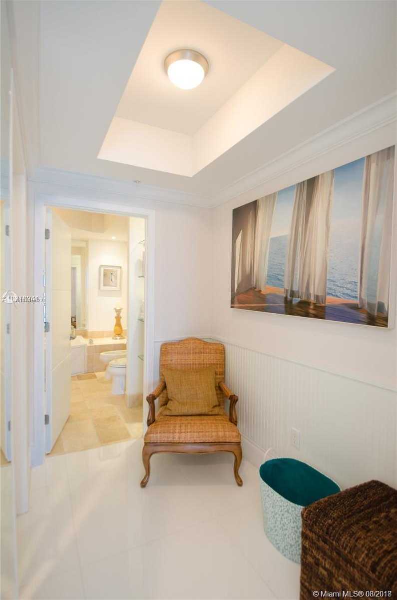 Small Image of 18201 Collins Ave, Sunny Isles Beach, FL 33160, USA Number 7