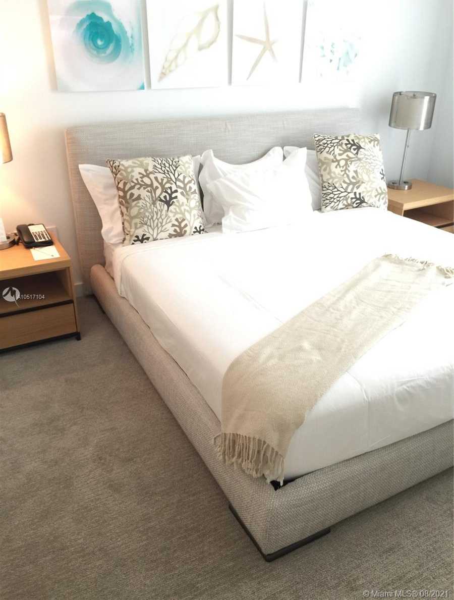 Small Image of 2602 E Hallandale Beach Blvd, Hallandale Beach, FL 33009, USA Number 4