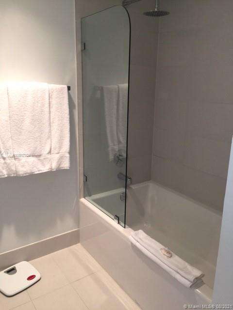 Small Image of 2602 E Hallandale Beach Blvd, Hallandale Beach, FL 33009, USA Number 7