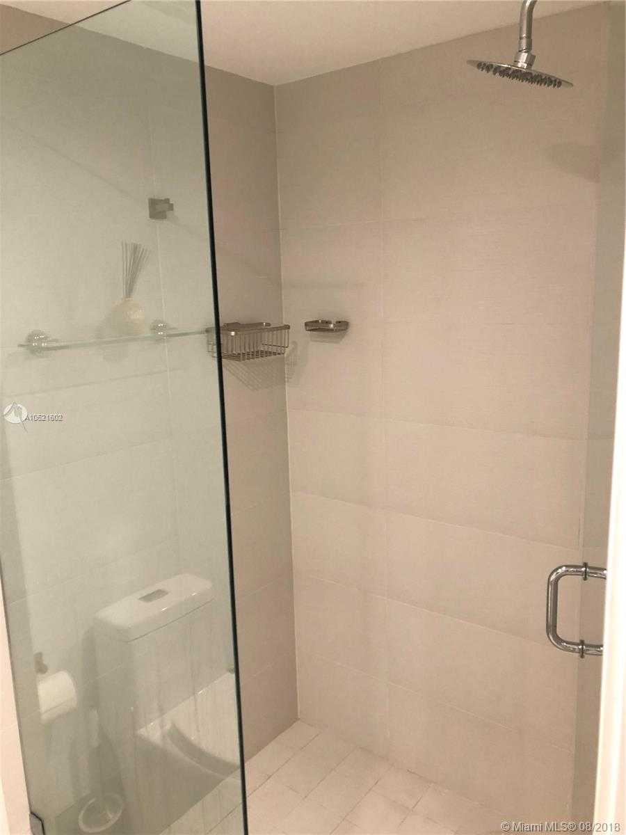 Small Image of 2600 E Hallandale Beach Blvd, Hallandale Beach, FL 33009, USA Number 17