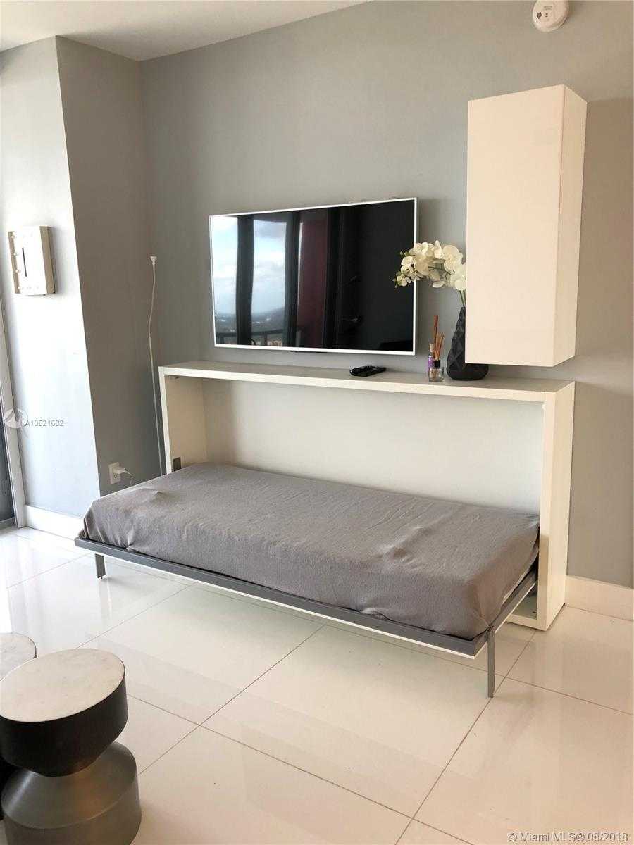 Small Image of 2600 E Hallandale Beach Blvd, Hallandale Beach, FL 33009, USA Number 20