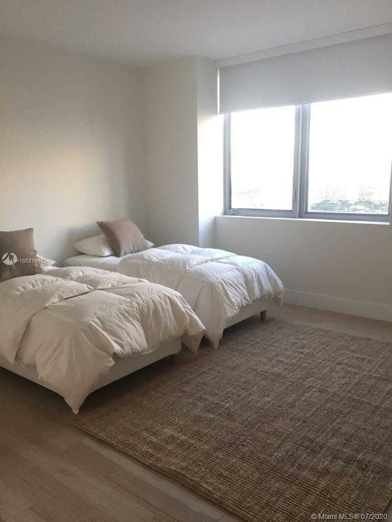 Small Image of 2600 E Hallandale Beach Blvd, Hallandale Beach, FL 33009, USA Number 15