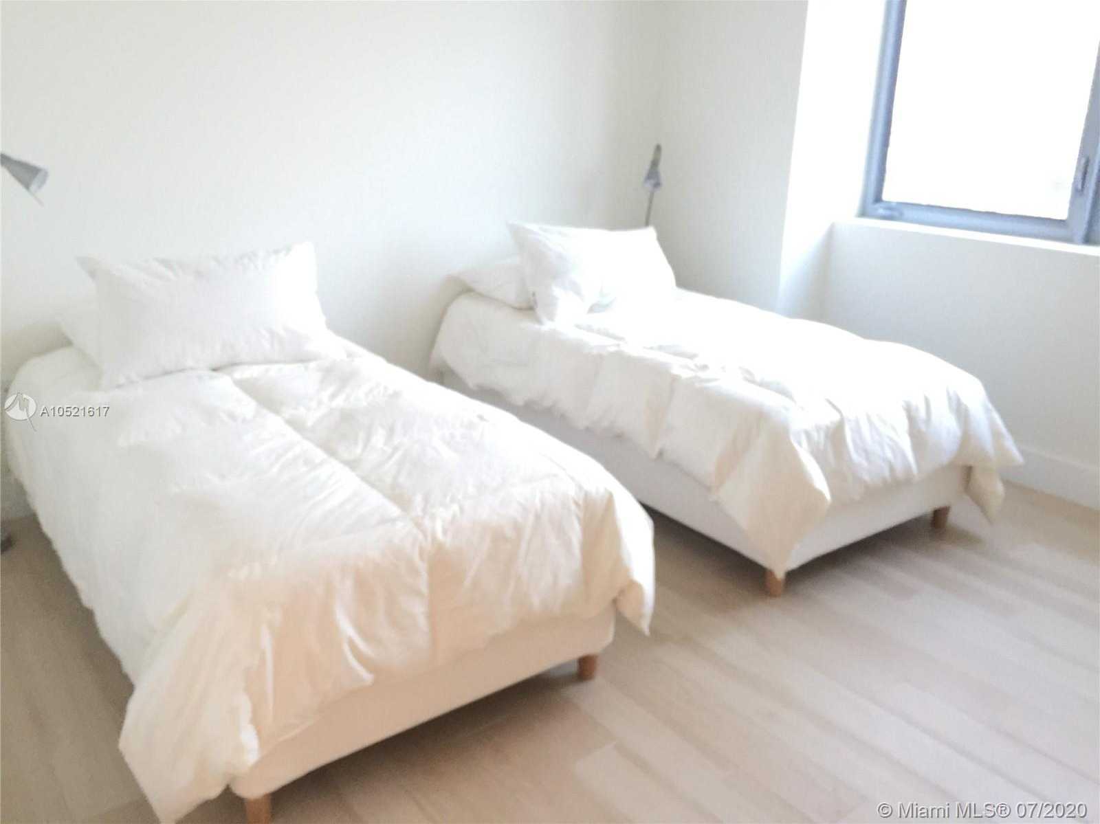 Small Image of 2600 E Hallandale Beach Blvd, Hallandale Beach, FL 33009, USA Number 16