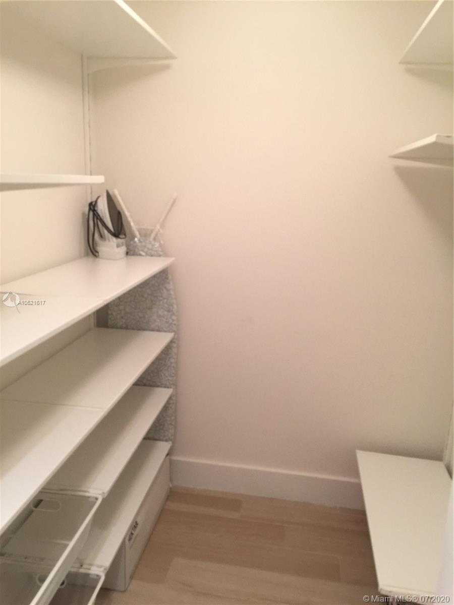 Small Image of 2600 E Hallandale Beach Blvd, Hallandale Beach, FL 33009, USA Number 21