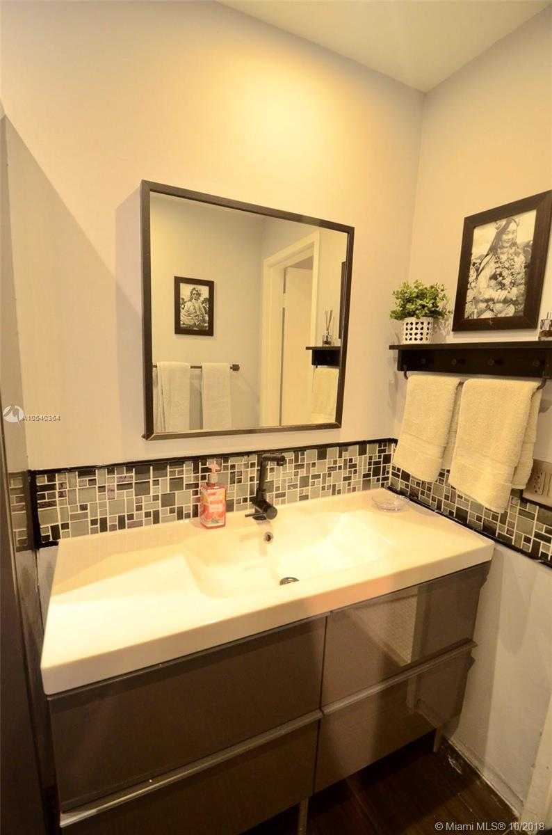 Small Image of 3505 S Ocean Dr, Hollywood, FL 33019, USA Number 11