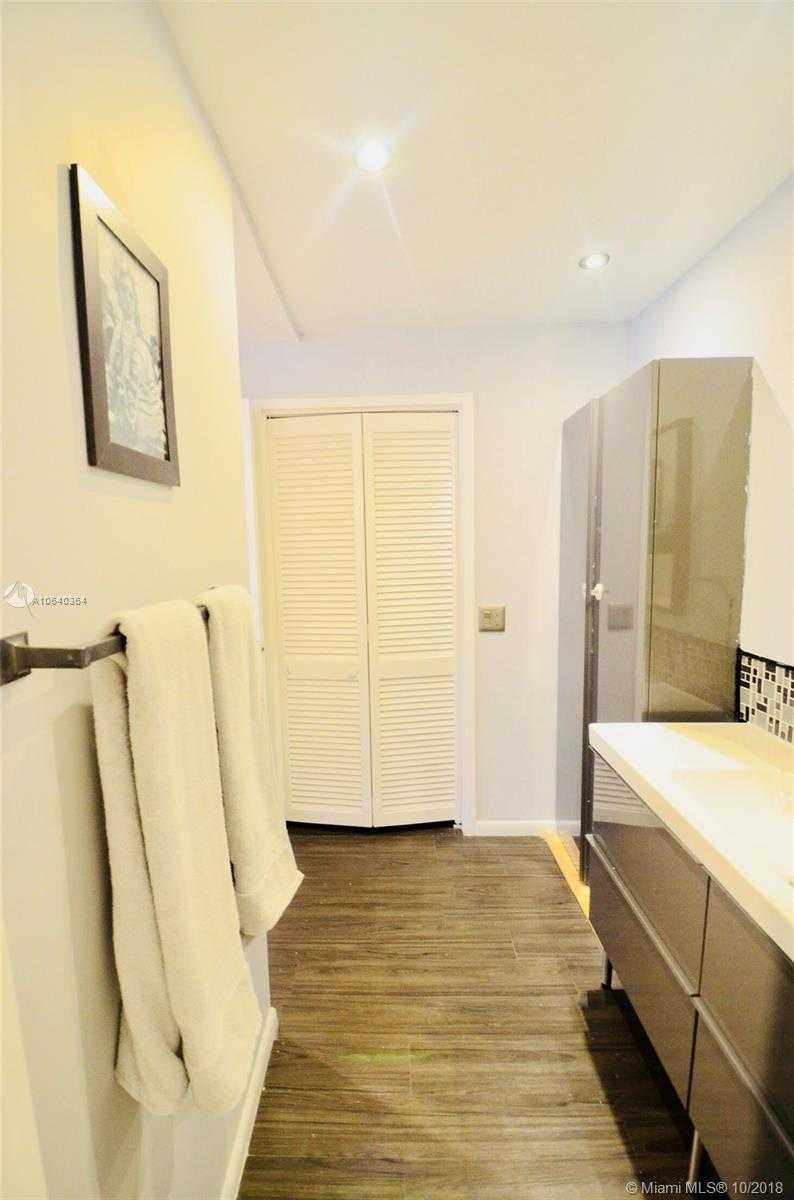 Small Image of 3505 S Ocean Dr, Hollywood, FL 33019, USA Number 12