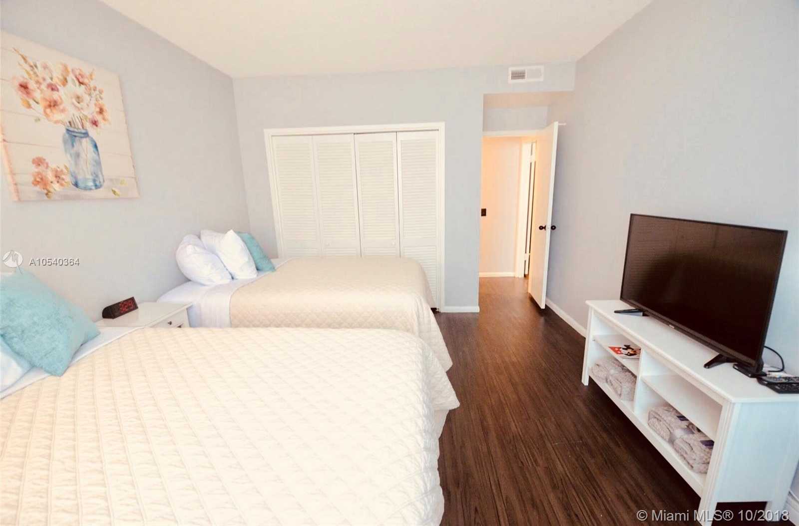 Small Image of 3505 S Ocean Dr, Hollywood, FL 33019, USA Number 13