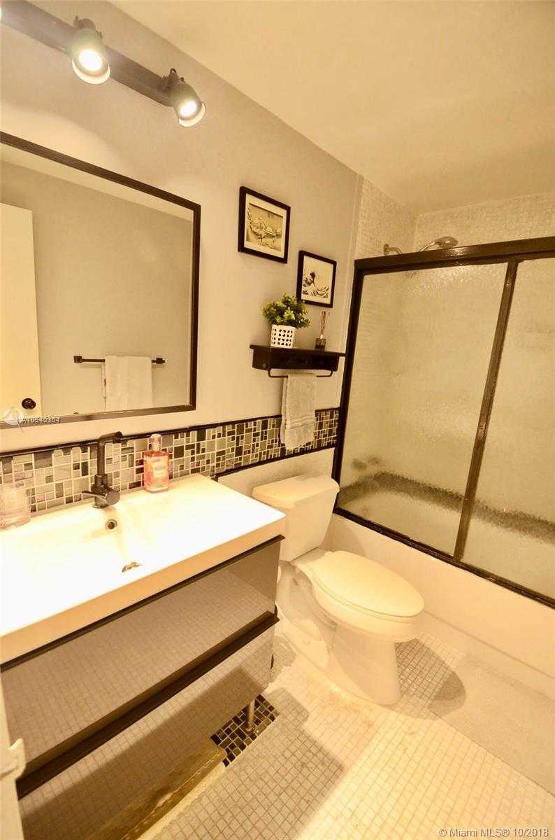 Small Image of 3505 S Ocean Dr, Hollywood, FL 33019, USA Number 14