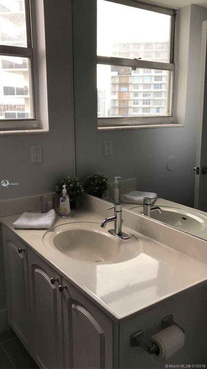 Small Image of 3801 S Ocean Dr, Hollywood, FL 33019, USA Number 10