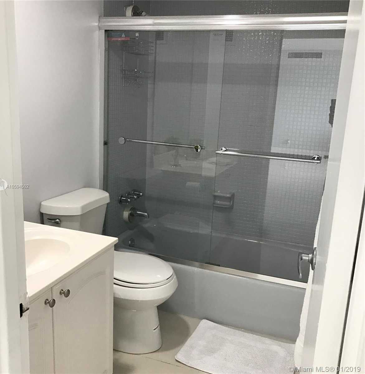 Small Image of 3801 S Ocean Dr, Hollywood, FL 33019, USA Number 13